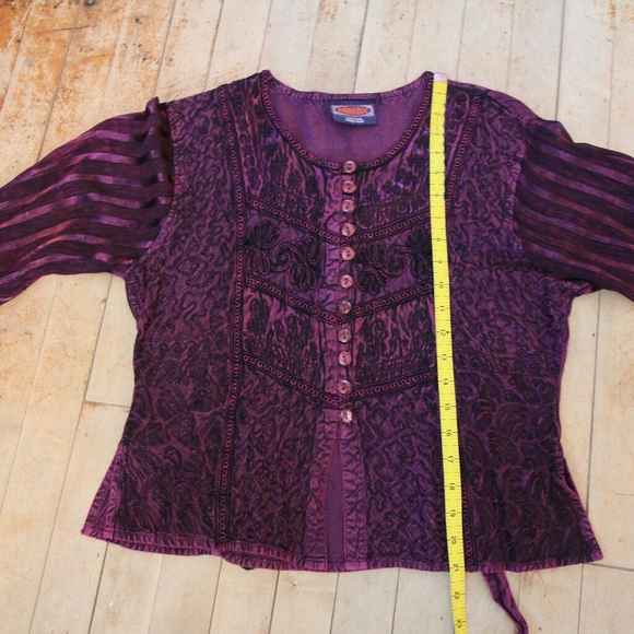 Gorgeous Purple Embroidered Hippie Boho Top - Picture 2 of 8